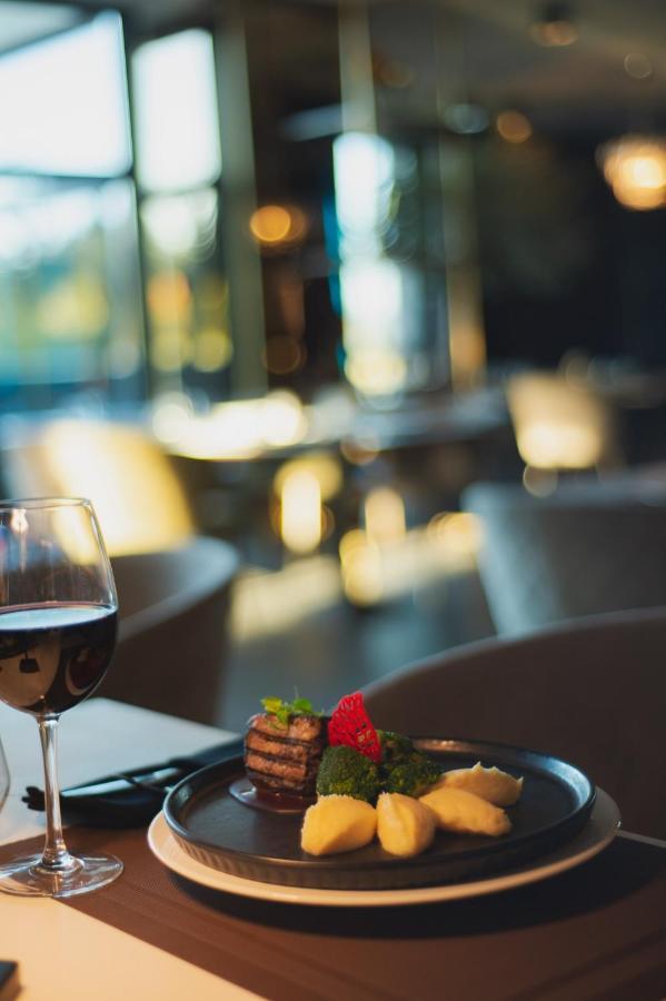 Silver Mountain Resort & Spa Poiana Brașov Zewnętrze zdjęcie